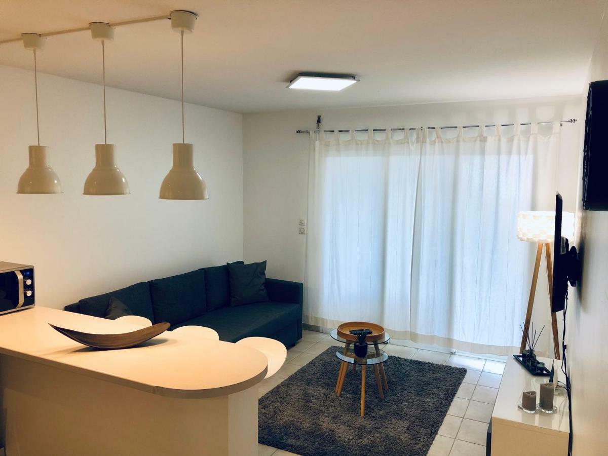 Appartement Au Bord De L'Eau Le Moule Luaran gambar